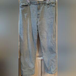 Light Wash Wide-Leg Jeans